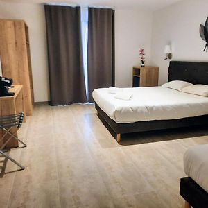 Chambre Triple avec Accès aux Personnes Handicapées